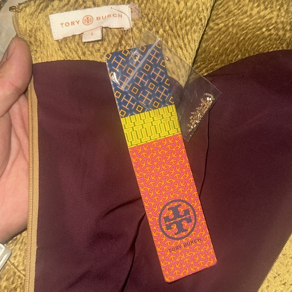 Elegant Royal Gold Birdie Dress - Picture 10 of 11